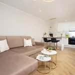 Tasteful Apartment Grzybowska Near Warsaw City Centre By Noclegi Renters