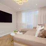 Tasteful Apartment Grzybowska Near Warsaw City Centre By Noclegi Renters